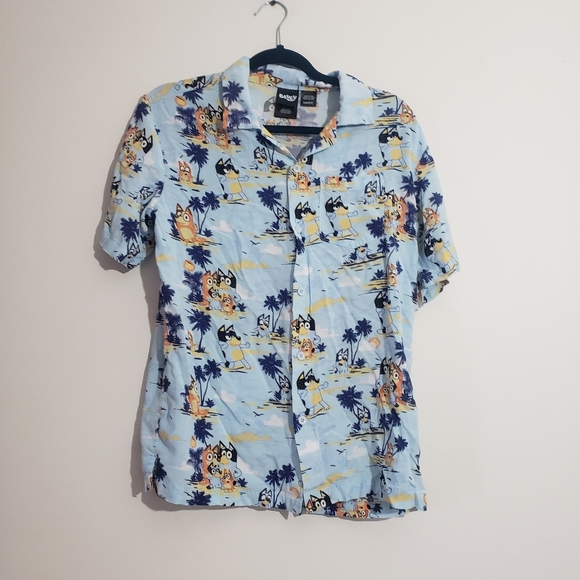 Bluey‎ Button Down Hawaiian Beach Short Sleeve Blue T Shirt - Picture 2 of 8
